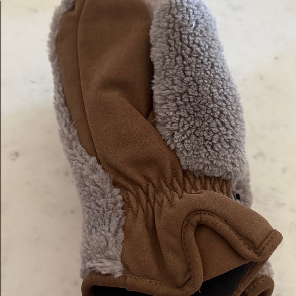 Carhartt Gray Sherpa Mittens - Picture 3 of 5